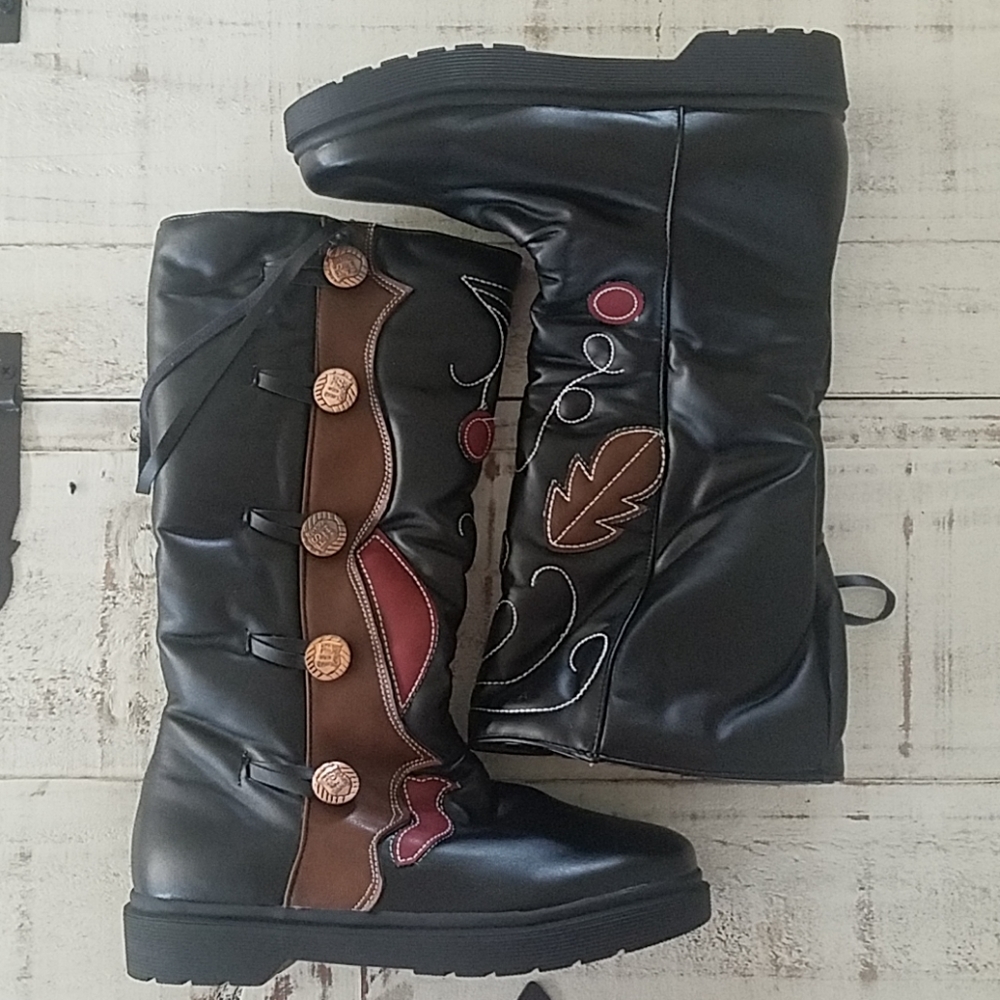 NWOT FS Fashion pleather boots